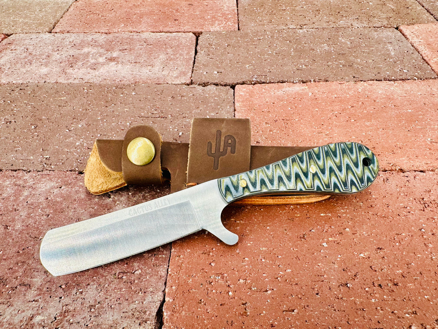 "Brown Fang" - Cactus Alley Hat Co Large Bull Cutter Knife