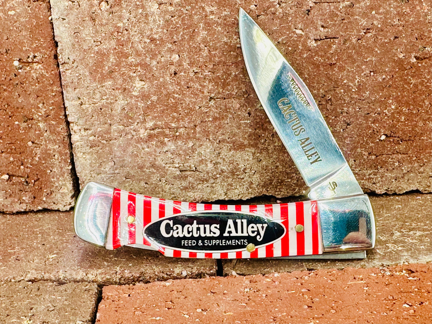 "Feed Sack" - Cactus Alley Hat Co Lock Blade Knife